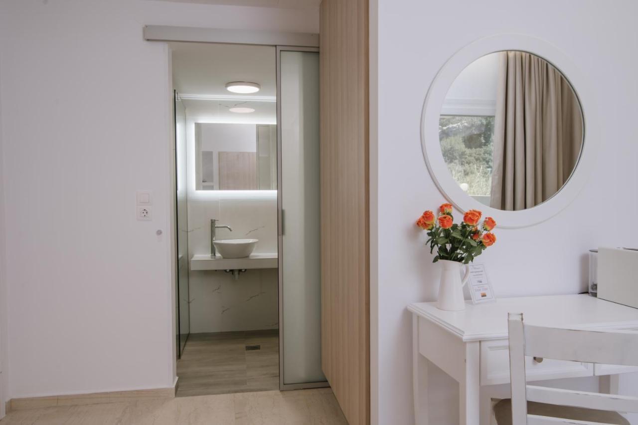 Dora Apartments Agia Pelagia  Exterior photo